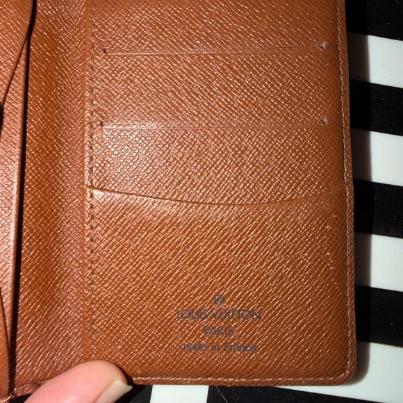 Louis Vuitton Monogram Card Holder - Picture 3 of 7